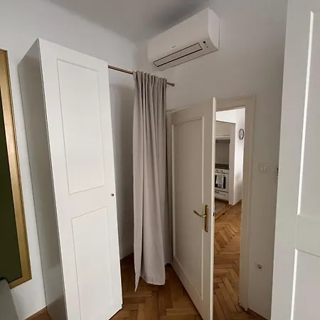 Trina In The Centre Apartmán *