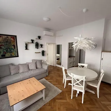 Apartment Trina In The Centre