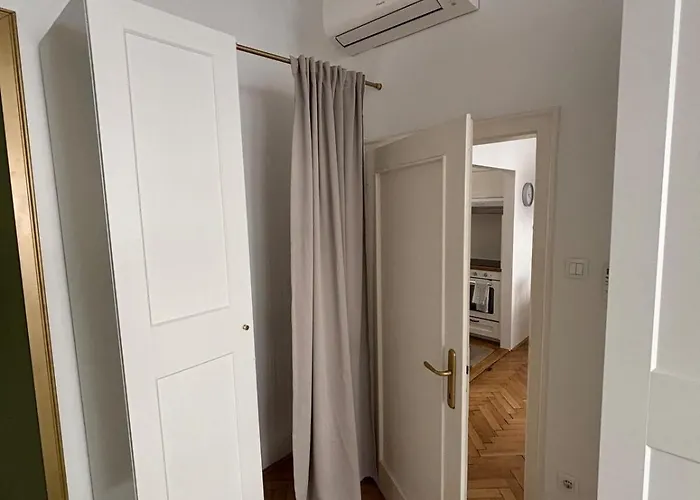 Trina In The Centre Apartman *