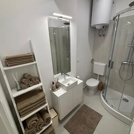 Trina In The Centre Apartman